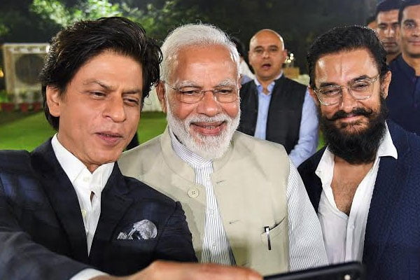 304243