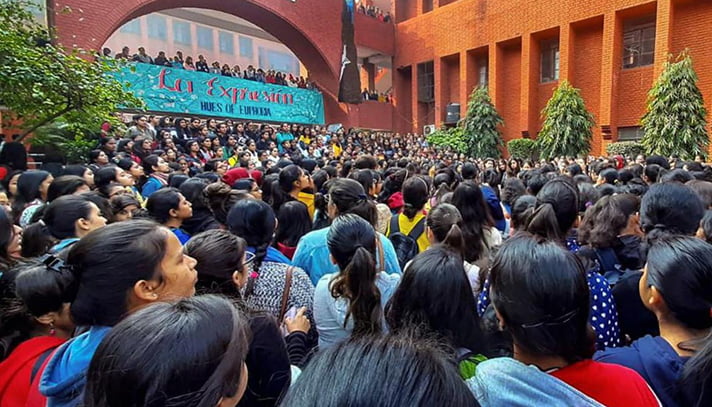 311915